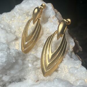 TAT Matte Gold Tone Chunky Runway Signed Statement Earrings Screwback Clip-On